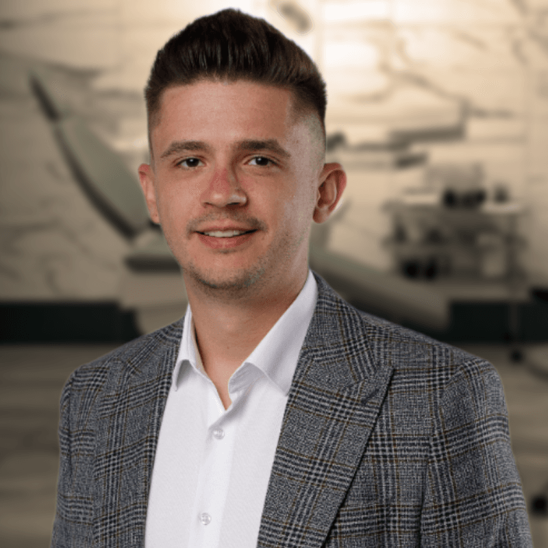 Иван Ватаву — главный врач TopStom